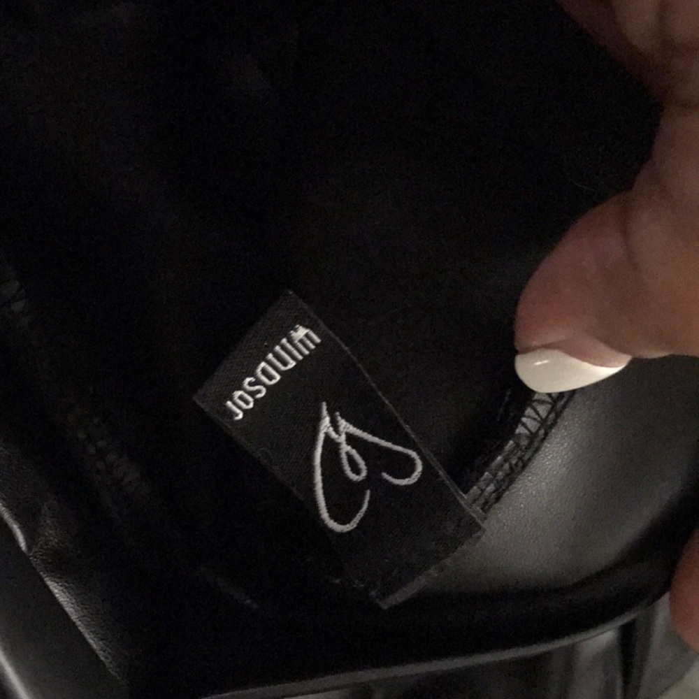 Windsor - Picture 3 of 4